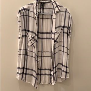 Short sleeve plaid blouse